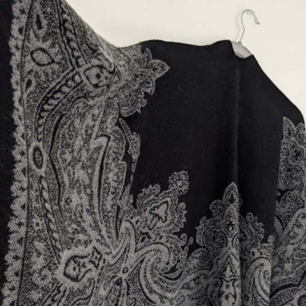 Patterned Shawl - image 2